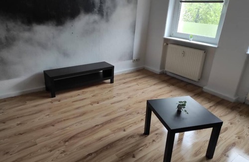 Zeitz Apartment | Especially for families or workers, balcony & Garden