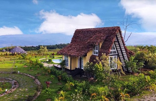Cacatachi House | Espectacular casa con piscina en Yanashpa Village