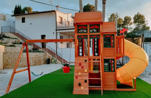 Navarres Cottage | Espectacular Casa en el Lago Playamonte, Ideal Para Familias