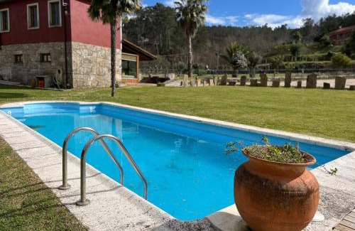 A Caniza House | Espectacular casa gallega con piscina