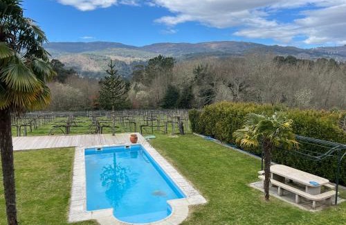 A Caniza House | Espectacular casa gallega con piscina