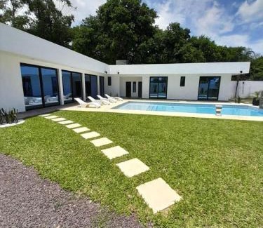 Riachuelo House | Espectacular Casa Quinta en Riachuelo Cts