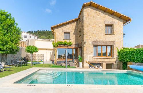 Anorbe Ski Chalet | Espectacular casa rural con piscina y barbacoa