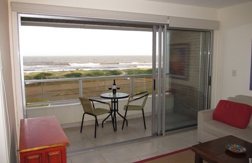 San Rafael Apartment | Espectacular vista al mar! Breathtaking view of the ocean! (parada 10 - brava)