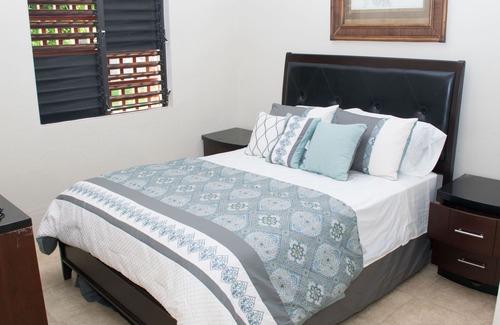 Shop Hill House | ESPERANZA Cottage Great views. Cool Breezes.