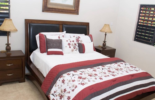 Shop Hill House | ESPERANZA Cottage Great views. Cool Breezes.