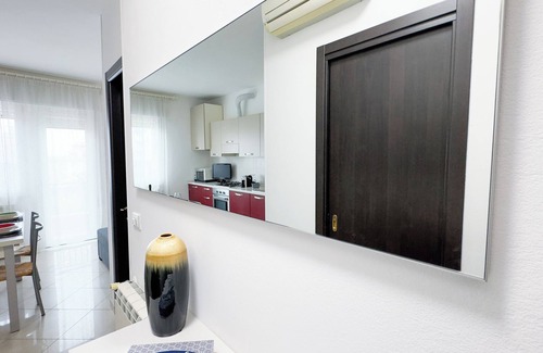 Sottomarina Apartment | Esperia Apartment - One Bedroom Apartment, Sleeps 3