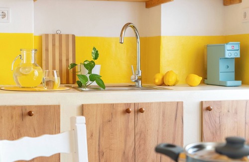 Nerotrivia Cottage | Esperos Petit House is a stone house where the visitor can relax and calm.