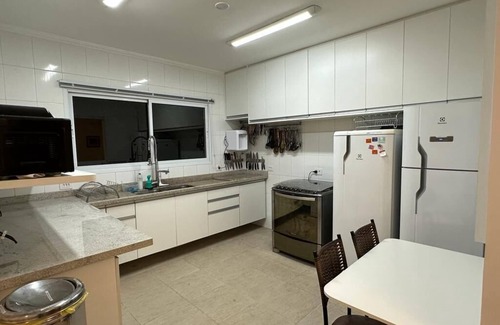 Sorocaba House | Espetacular e Charmosa Casa, Condomínio Fech, Ar, Spa+hidro, Piscina, Tv, Wifi,
