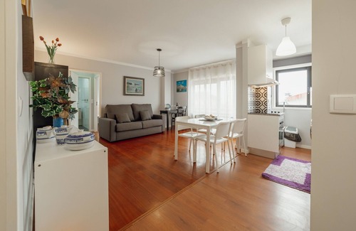 Espinho Apartment | ESPINHO SEAWALK AND SEAVIEW by VACATIONY