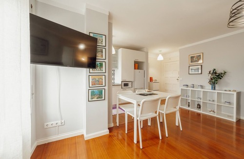 Espinho Apartment | ESPINHO SEAWALK AND SEAVIEW by VACATIONY