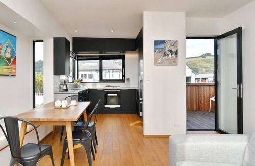 Sumner Apartment | Esplanade Beach House