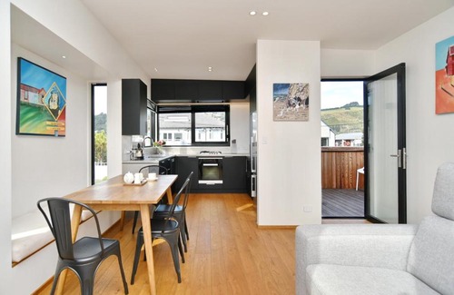Sumner House | Esplanade Beach House - Christchurch Holiday Homes