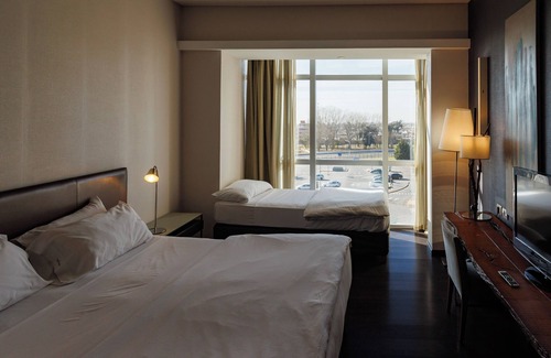 Maipu Hotel | Esplendor by Wyndham Mendoza