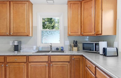Sunnyland House | Esser · 4Bed Charmer in Central Washington/East Peoria
