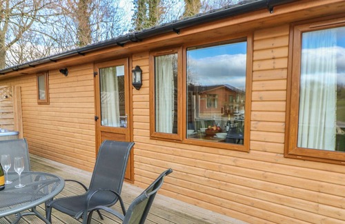 Kiplin House | ESSEX LODGE, pet friendly, with hot tub in Kiplin