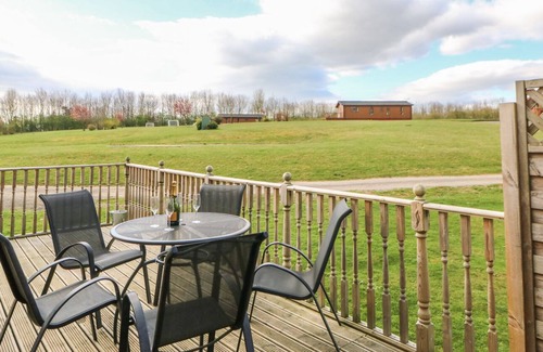 Kiplin House | ESSEX LODGE, pet friendly, with hot tub in Kiplin
