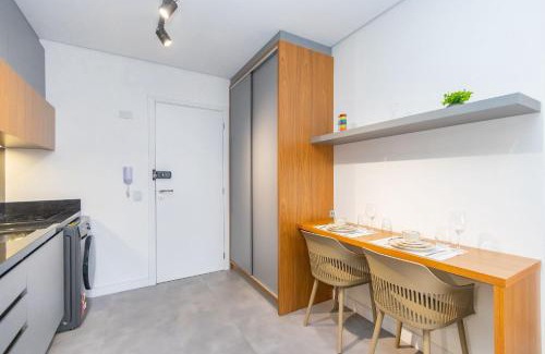 Cristo Rei Apartment | Estúdio Completo para 5 Pessoas Com Vaga - EIX0205