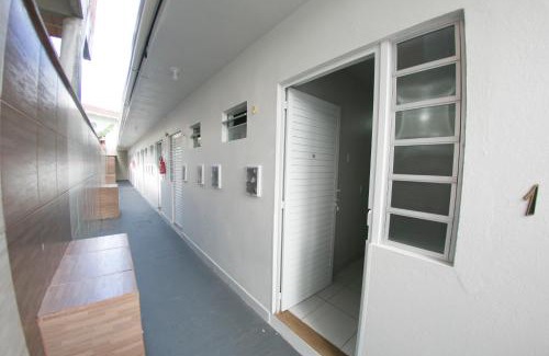 Castelo Branco Apartment | Estúdios Individual na Meia Praia ar, wifi, vaga, cozinha, tv smart - 6 x no cartão sem juros