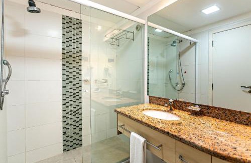 Jurere Resort | Estúdios Modernos em Resort pé na areia - Jurerê Beach Village JBVJR