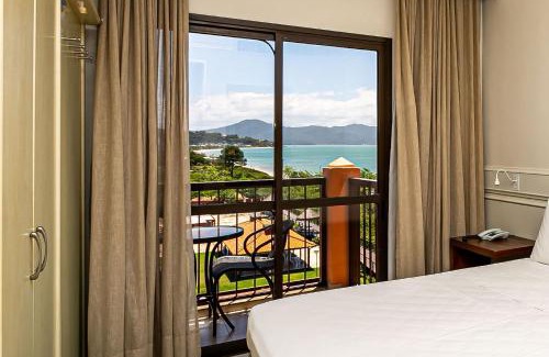 Jurere Resort | Estúdios Modernos em Resort pé na areia - Jurerê Beach Village JBVJR