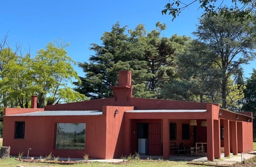 Gowland House | Estancia "La Reforma I"