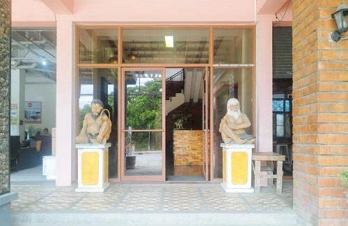 Estancia Hotel | Estancia Roadside Inn by RedDoorz
