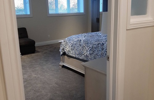 Ottawa Division House | Estate guest house -1br-King