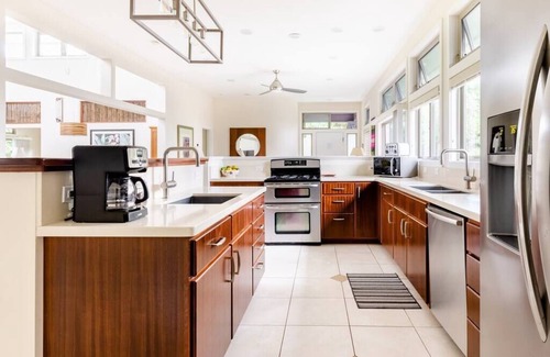 Keaau House | Estate on Tropical Acre - Harmony in Paradise