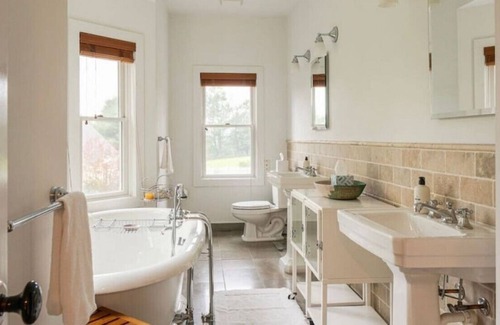 Jeffersonville House | Estate w/ Tennis & Hiking in Bethel