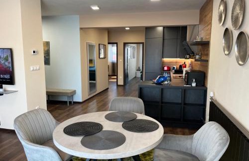 Galanta Apartment | Esterhazy Apartman