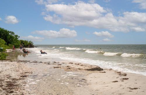 South Island Apartment | Estero Beach and Tennis 106B