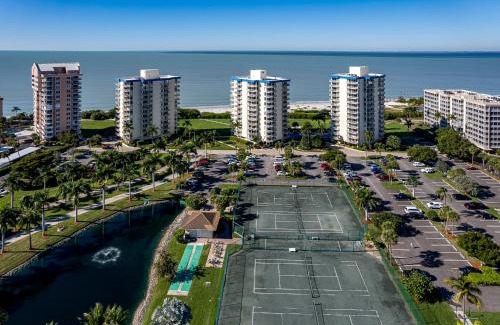 South Island Apartment | Estero Beach and Tennis 106B