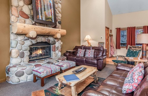 Aspen Brook House | Estes Escape - Spacious Family Mountain Home Retreat Sleeps 14 -- 20-NCD0268