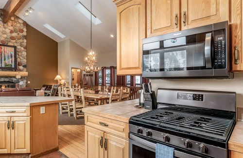 Aspen Brook House | Estes Escape - Spacious Family Mountain Home Retreat Sleeps 14 - 20-NCD0268