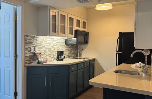 San Jose Hotel | Esthetic Property! Minutes’ drive from Peralta Adobe Fallon House Historic Site