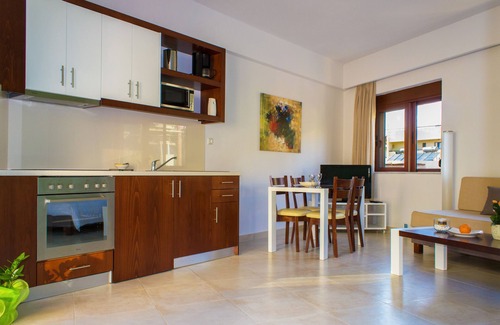 Platanias Town House | Esthisis Suites Chania