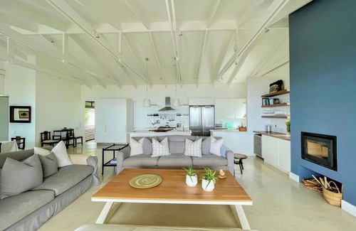 Plettenberg Bay Villa | Estrella Residence - Four Bedroom Villa, Sleeps 12