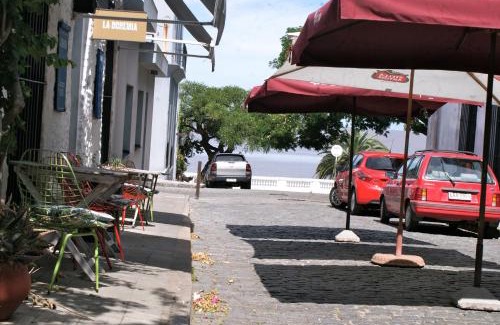 Barrio Historico Apartment | Estudio Taller de Tejas Colonia B&B