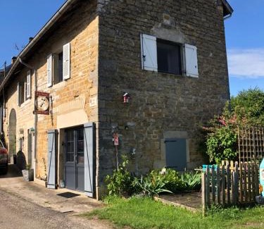 Lavigny Bed & Breakfast | Et la froumi