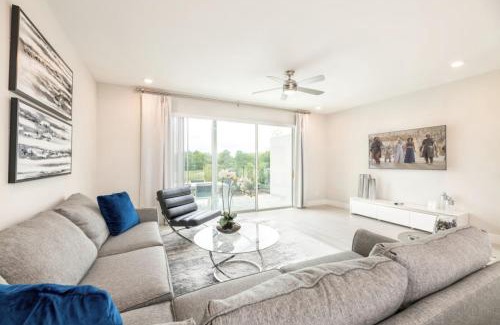 Reunion House | ET027 - The Tranquil Townhome