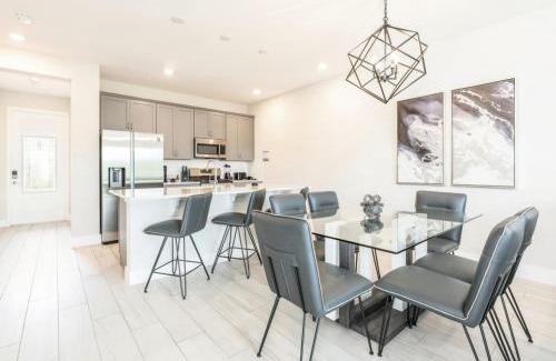 Reunion House | ET027 - The Tranquil Townhome