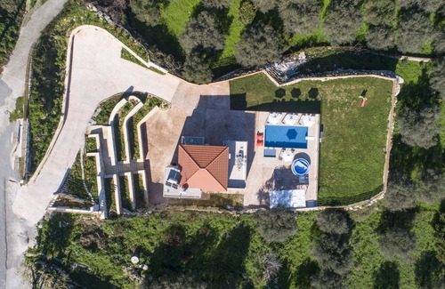 Episkopi Villa | Etesians Villa, Heated Pool & Spa Whirlpool, BBQ