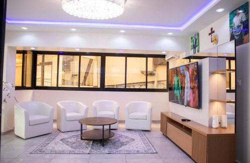 Tignere House | Ethan Palace