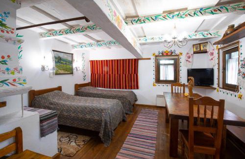 Klavdiyevo-Tarasove Hotel | Ethno Complex Ukrayinske Selo
