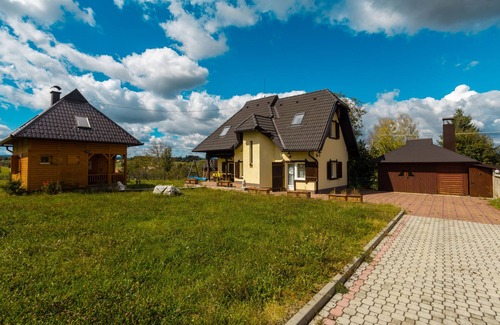 Mackat House | Ethno Cottage Overlooking The Mountains