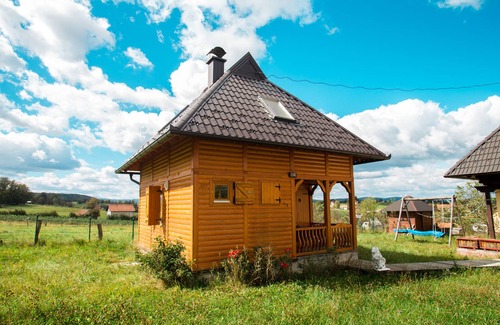 Mackat House | Ethno Cottage Overlooking The Mountains