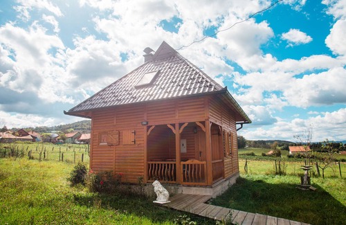 Mackat House | Ethno Cottage Overlooking The Mountains