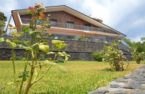 Nicolosi Villa | ETNA HOME luxury villa