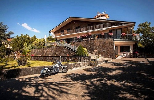 Nicolosi Villa | ETNA HOME luxury villa